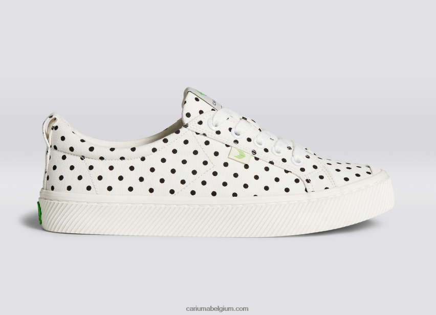 Heren Cariuma canvas met witte stippen 6F0Z2451