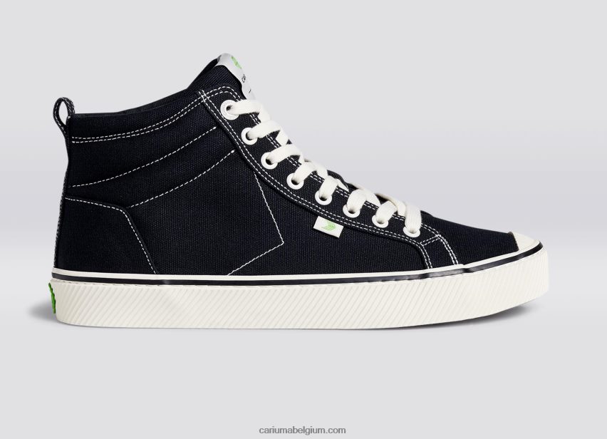 vrouwen Cariuma canvas met zwarte contrasterende strepen 6F0Z24273