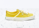 Heren Cariuma geel canvas 6F0Z2421
